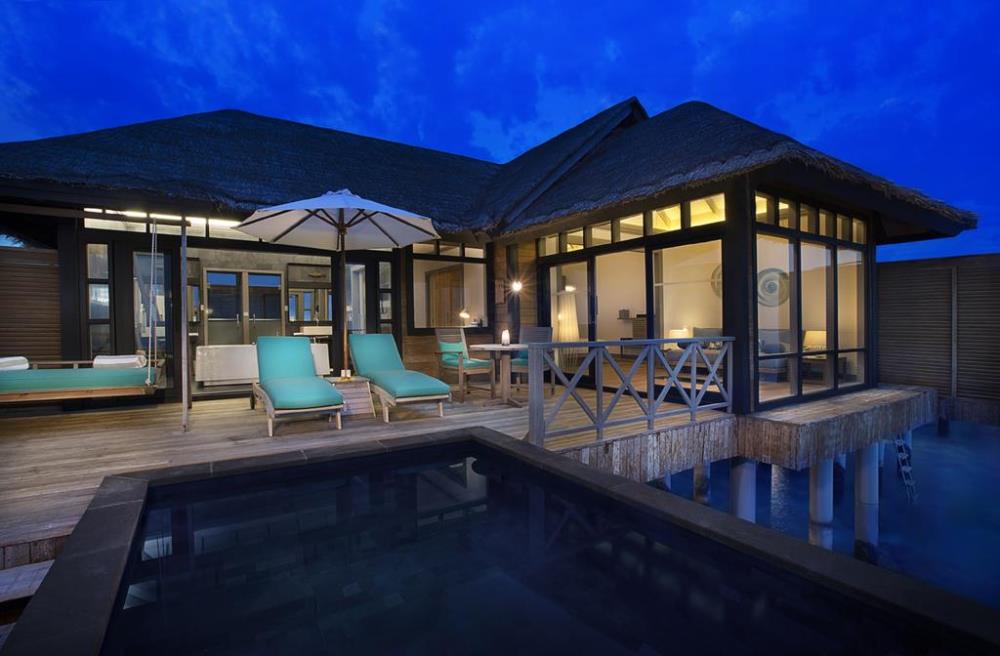 content/hotel/JA Manafaru/Accommodation/Sunset Water Villa with Infinity Pool/Manufaru-Acc-SunsetWaterVilla-07.jpg